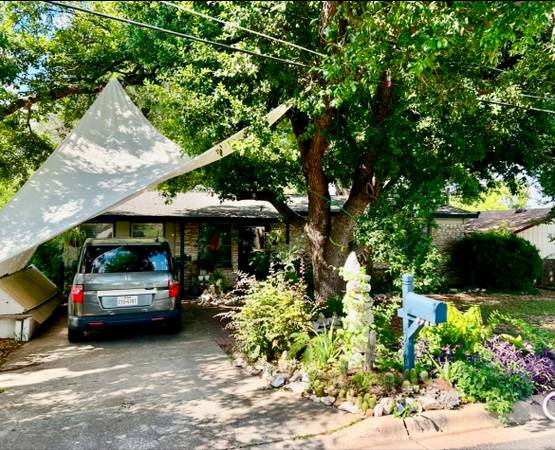 $888 / 1br - Room for rent in my house (Garrison Park)63922557896450124
