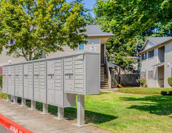 $1,550 / 2br - Pets Welcome and Near Major Transit Line in our Luxury Two Bed Unit (Glenfair)63867269661699124