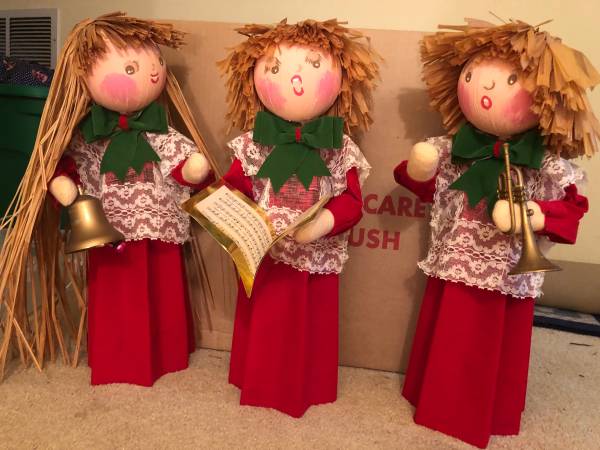 Retro Holiday Choir Singers 1