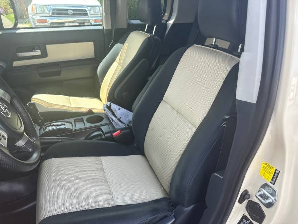 2010 Toyota FJ Cruiser, edición Trial Teams - $22,900 (novato)63499264979585121