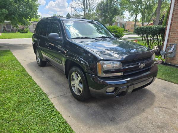 2005 CHEVY TRAILBLAZER LT 4X4 .... CLEAN ... RUNS GREAT - $2,900 (Oak lawn)63624813230979121
