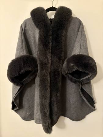 Womens Grey wool cape with faux black fur trim from Netherland 1