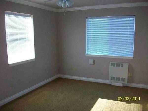 $900 / 1br - 280ft2 - $900 Estudio Eficiente cerca de UW, Unidad Esquinera (laurelhurst)63808083824131122