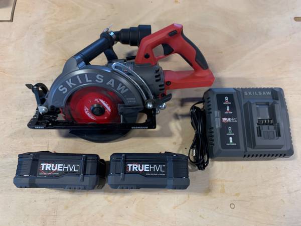 Skil 7 ¼” Cordless Worm Drive Saw. Like new condition! 1