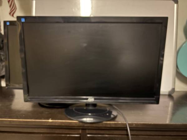 (2) AOC Widescreen 24" Computer Monitors 1