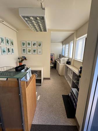 Shared Office with Meeting Space & On-Site Storage – Redwood City 1