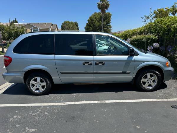 2006 Dodge Caravan SE • Reliable - $2,400 (Santa Clara)63654701445505123