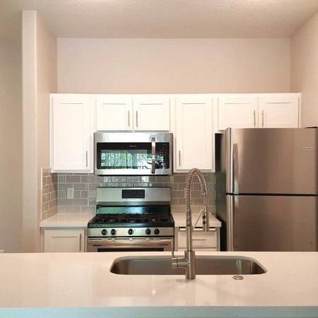 $2,078 / 1br - 852ft2 - High-Speed Internet Access, Onsite Management64044026266499124