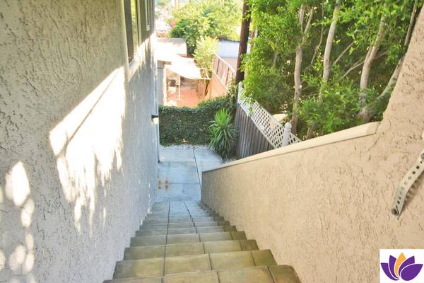 $2,500 / 2br - 1000ft2 - " CHARMING COZY 02 BEDROOM IN BURBANK " (BURBANK)63998006412930122