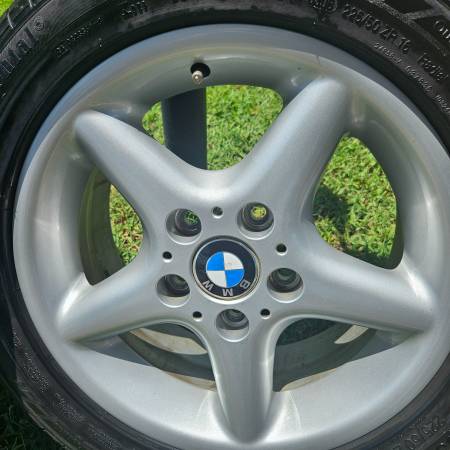 2 OEM BMW 16x7 five spoke alloys & Conti Contact 225/50ZR     16 tires - $295 (The Villages)63438520731521122