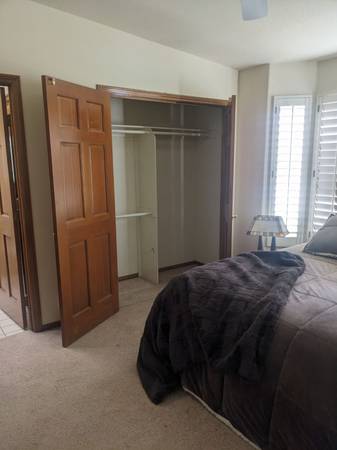 $1,095 / 1br - Mansion in Gated Community Room Available - Country Club living :) (Palm Desert)63758591728003121