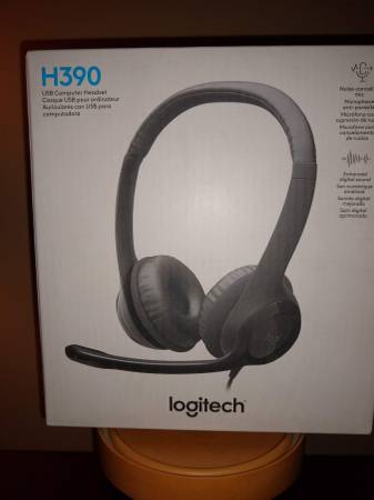 Logitech Headphones Brand New H390 1