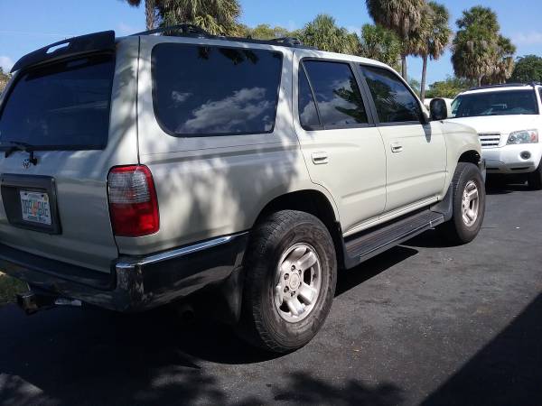2000  Toyota  4 Runner SR5 - $4,80063479568514563124