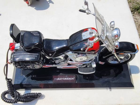 Collectible Harley-Davidson Motorcycle Telephone 1