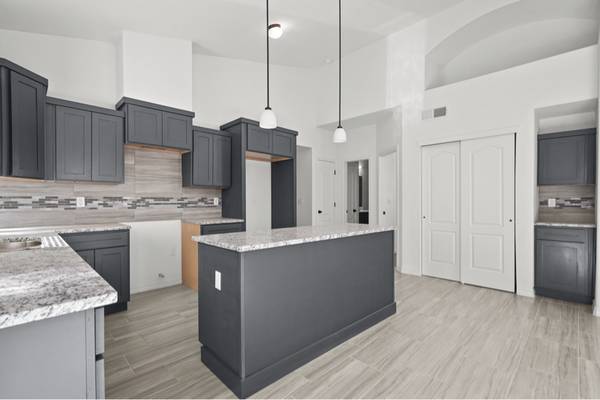 $1900.00 / 4br - 1568ft2 - Charming Single Unit Home in El Paso | 13853 Summer Story Ave | $1900/63971418024194121