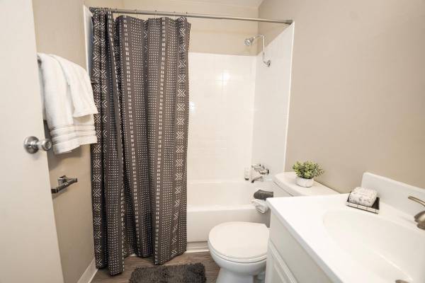 $1,998 / 1br - 450ft2 - Rare Opportunity: Spacious 1 BR Townhomes Near Waterfront (Near Benicia Waterfront and a short walk to vibrant dow)63658045575811124