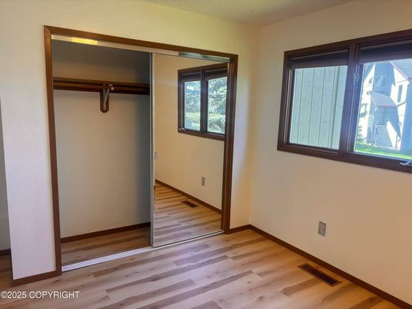 $1,500 / 1br - 530ft2 - 1 Bedroom Condo in Independence Park w/ Garage! (10260 Jamestown Dr)64014173561347124