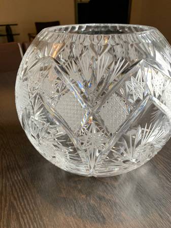 Jarrón esférico MOD de cristal tallado a mano con plomo 12" pesado de gran tamaño - $35 (Brookline)63470444191363122