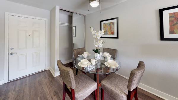 $3,235 / 2br - 797ft2 - Charming 2bd/2ba with Tennis, Theater Room, and MORE Amenities! (Sherman Oaks)63876485068929121