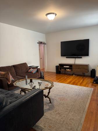 $2,539 / 2br - 1000ft2 - Fully Furnished 2 Bedroom in the Heart of Astoria (Oct - Nov) (Astoria)63788738275075120