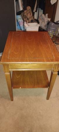 Small desk / night stand 1