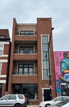$2,495 / 3br - 3-Bed 2-B in Prime Pilsen LAUNDRY INUNIT AND PARKING INCLUDED! (Pilsen)63959875443586122
