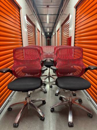 Knoll Generation Office Chairs: 23 Available 1