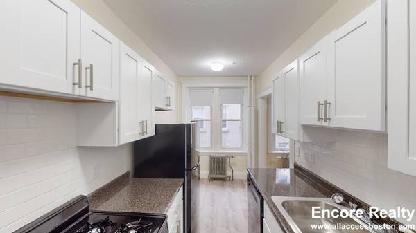 $2,450 / 1br - 599ft2 - NO FEE! Renovated 1 bed w/ low move-in costs. (Fenway)63856339490051121