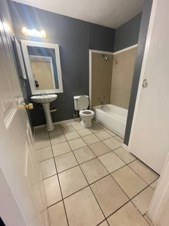 $749 / 2br - 708ft2 - 2 Bedrooms + 1 Bath (Corpus Christi)64036539478145124