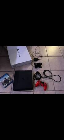 PlayStation 4 slim 1TB memory includes watch dogs and 1 controller 1