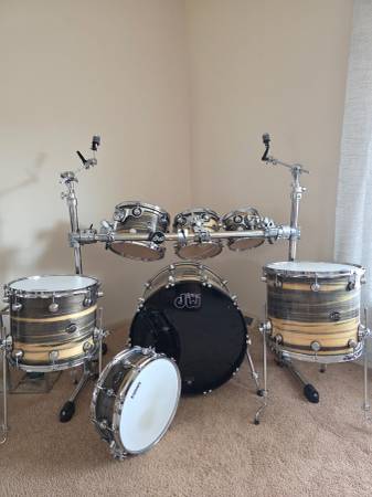 7 Piece DW Performance Exotic Drum Set 1