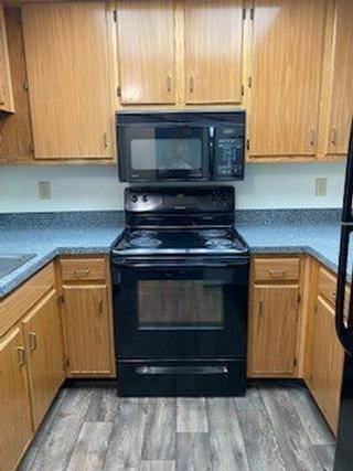 $1,277 / 1br - 660ft2 - Garbage disposal, Ceiling fan, Microwave, Ceiling fan (Lake Harbor)63981532450562120