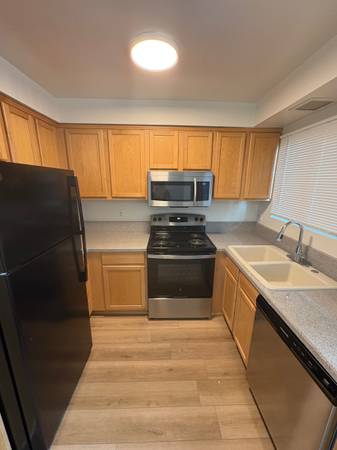Spacious 2BR/2BA Ground-Level Corner Flat – Available Now! 1