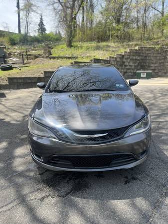 2015 Chrysler 200 S 1