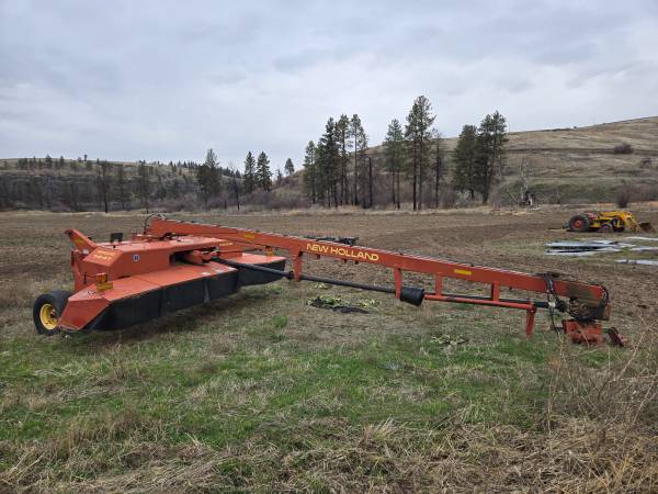 New Holland 1441 pull type discbine 1