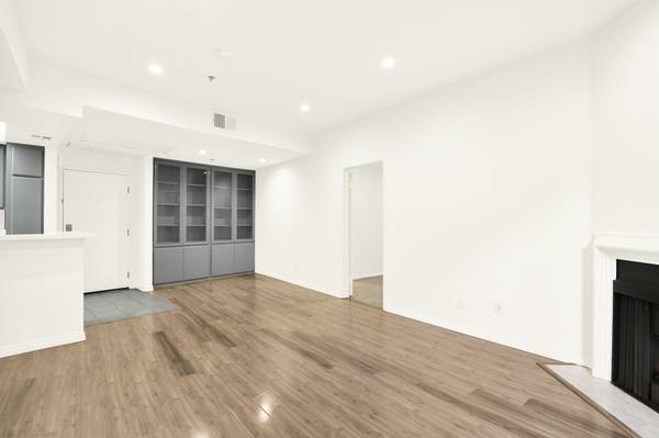$3,875 / 2br - Westwood Top Floor 2 Bedroom 2 Bath Penthouse. Gym/Spa/Sauna Available (Westwood 90024)63857733699201120