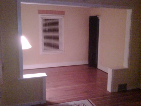 $1,950 / 2br - 911ft2 - near Wilshire Park (Portland)63831463846915122