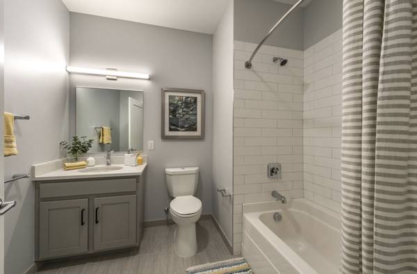 $2,120 / 1br - 726ft2 - Floor to Ceiling Windows, Bark Park and Doggie Spa and More (Lowell)63620195619075121