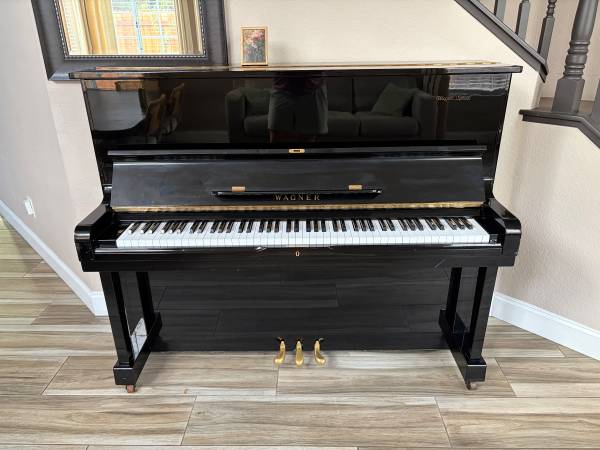Wagner Special Upright Piano 1