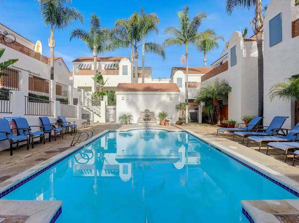 $2,950 / 1br - Apartamento excepcional de 1 dormitorio y 1 baño en Carlsbad. 3 lagunas, sistema de seguridad (Carlsbad Village)63657108165891124