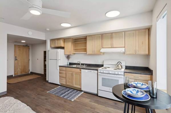 $1,100 / 322ft2 - ¡Justo lo que necesitas! Un excelente estudio cerca del transporte público! (Seattle)63659679720707124