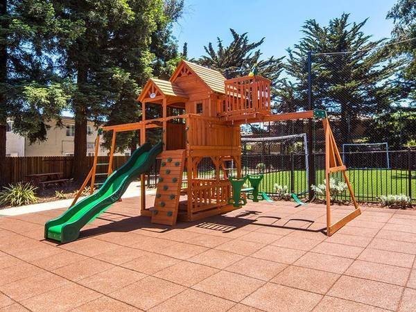 $2,448 / 2br - Upgraded Ceiling Fans & Fixtures, Wood-Style Flooring (hayward / castro valley)63657880095107122