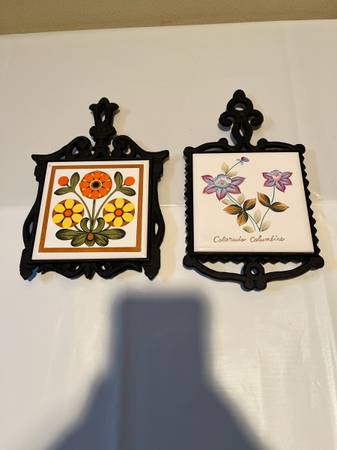 Vintage Set of 2 Cast Iron Trivets with Ornate Ceramic Tiles 1