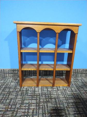 Oak 3 shelf unit   24" x 21" 1
