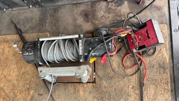 2012 Ford E-Series E-250 - Photo 12