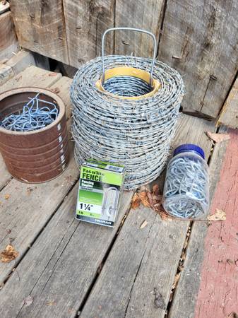 Partial Roll of Barb Wire, Staples & T-Post Clips 1