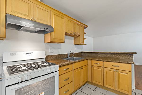$2,375 / 3br - 900ft2 - 3 bedroom 1 bath spacious apartement on Topanga DRive (oakland east)63682888688129120