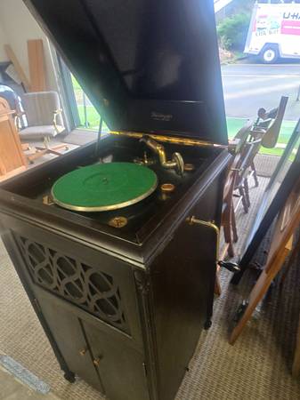 Edison diamond disc phonograph 1
