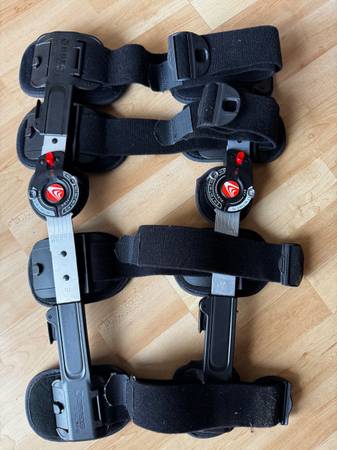 Breg T-Scope Premier Post-Op Knee Brace - Standard Universal 1