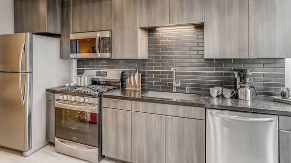 $3,483 / 2br - 1115ft2 - Penthouse Pricing reductions this Weekend! (755 S Spring St, Los Angeles, CA)63818782664193122